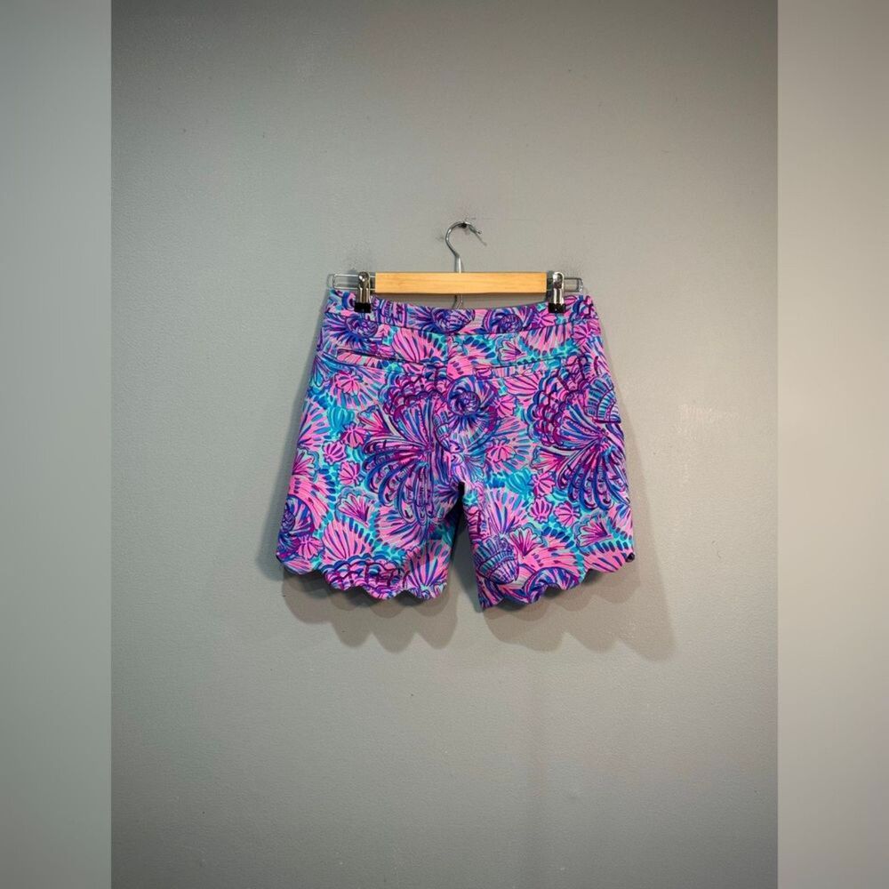 Pink/Blue Lilly Pulitzer Scalloped Hem Shorts Size 00 Like New - Picture 2 of 6